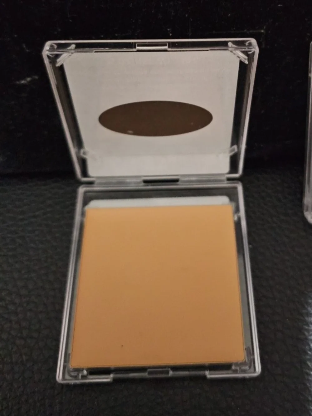 Mary Kay Crème-to-Powder Foundation - Beige 1